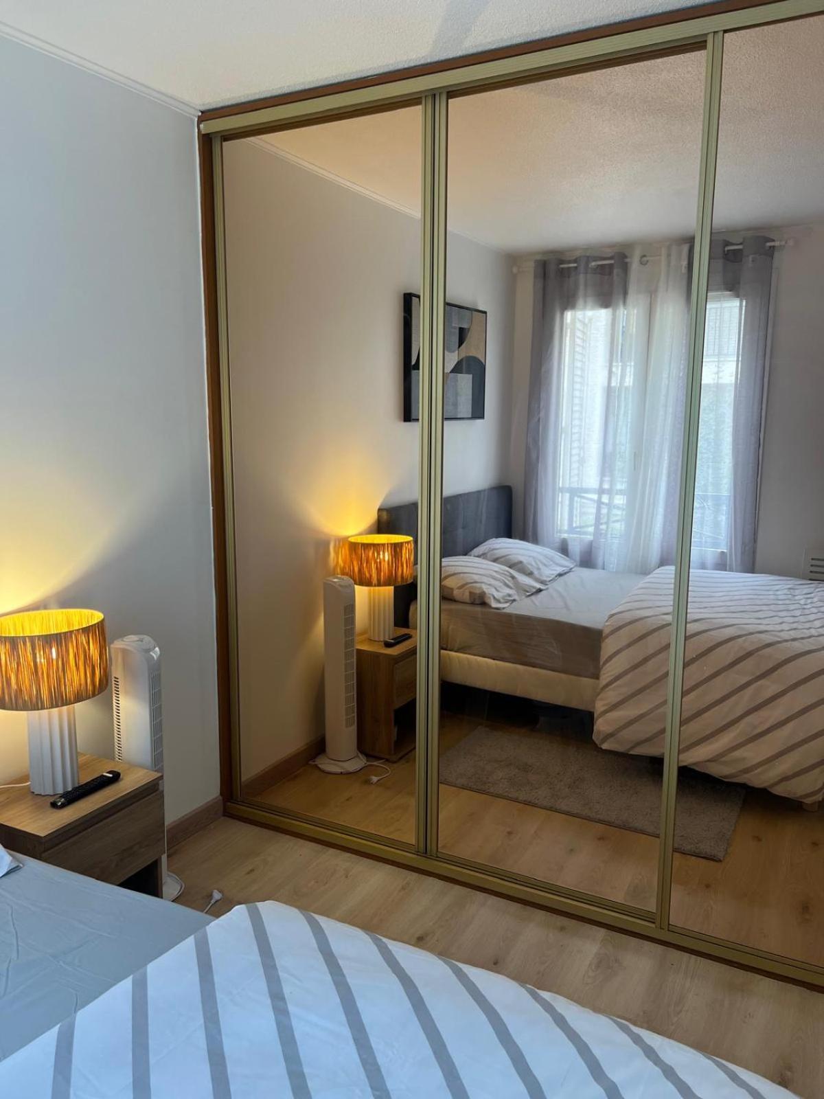 Champion Suites Sarcelles Eksteriør bilde