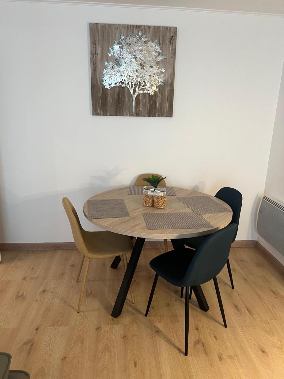 Champion Suites Sarcelles Eksteriør bilde