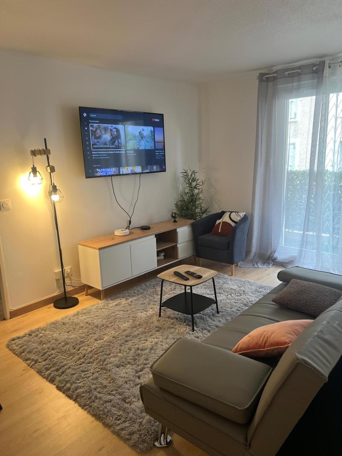Champion Suites Sarcelles Eksteriør bilde